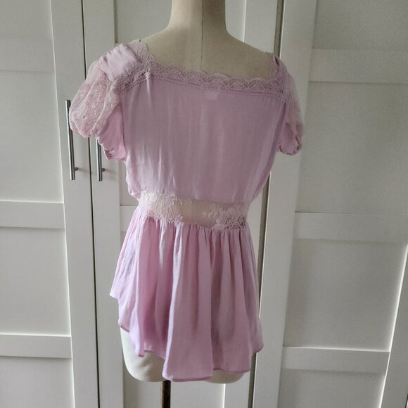Urban Outfitters Kimchi Blue Isabella Puff Sleeve Lace Blouse light purple Sz M - Picture 4 of 11